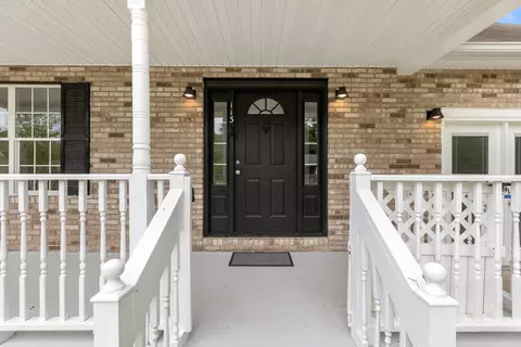 Entry Way - 113 Maher Dr, Morehead, KY 40351 photo 3 of 3