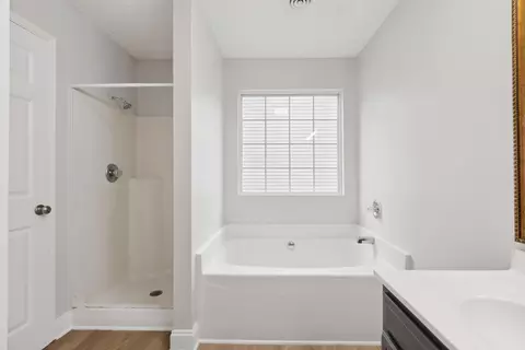 Bath - 113 Maher Dr, Morehead, KY 40351 photo 2 of 5