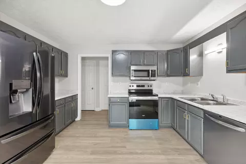 Kitchen - 113 Maher Dr, Morehead, KY 40351 photo 1 of 4