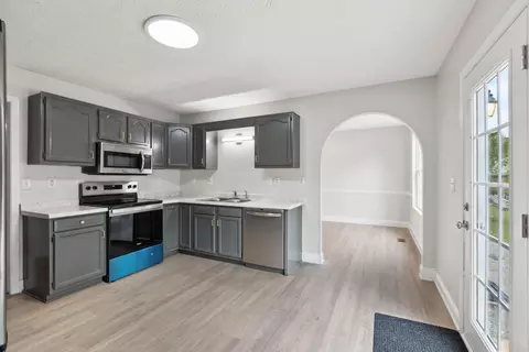 Kitchen - 113 Maher Dr, Morehead, KY 40351 photo 3 of 4