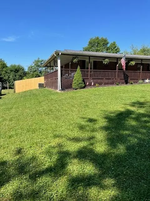 221 Sullivan Ln, Frankfort, KY 40601