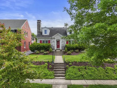 320 Hart Rd, Lexington, KY 40502