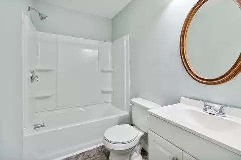Bath - 1008 Plainview Dr, Danville, KY 40422 photo 1 of 2
