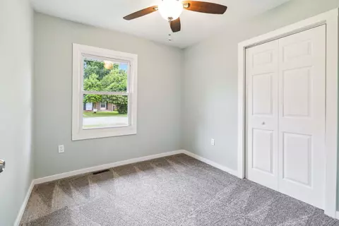 Bedroom - 1008 Plainview Dr, Danville, KY 40422 photo 1 of 6