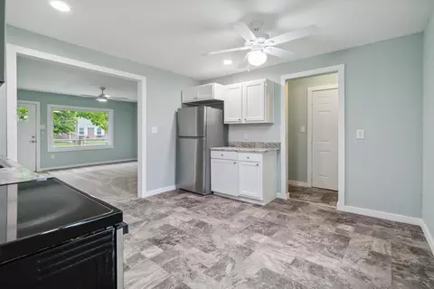 Entry Way - 1008 Plainview Dr, Danville, KY 40422 photo 2 of 3