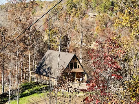 35 Stella Ln, East Bernstadt, KY 40729