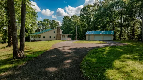 600 Carriage Ln, Jamestown, KY 42629