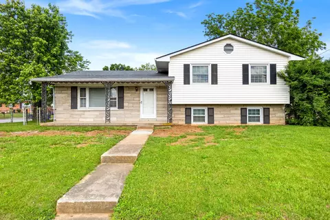 2371 Pierson Dr, Lexington, KY 40505