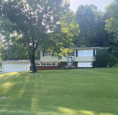 93 Collier Ave, Jackson, KY 41339