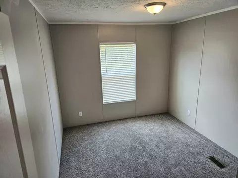 Bedroom - 4014 N 830 Hwy, Gray, KY 40734 photo 3 of 3