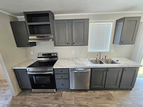 Kitchen - 4014 N 830 Hwy, Gray, KY 40734 photo 2 of 5