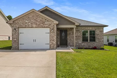 1130 Three Corners Dr, Lawrenceburg, KY 40342