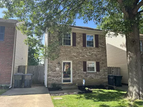 1352 Deer Lake Cir, Lexington, KY 40515