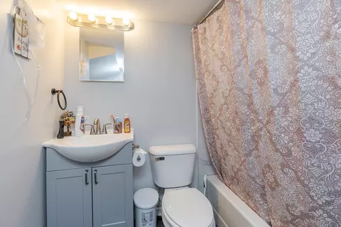 Bath - 113 Jonathan Dr, Richmond, KY 40475 photo 4 of 4