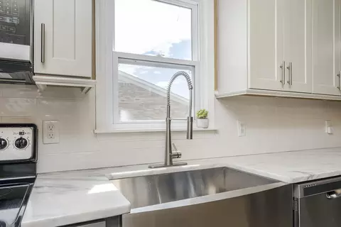 Kitchen - 113 Jonathan Dr, Richmond, KY 40475 photo 2 of 2