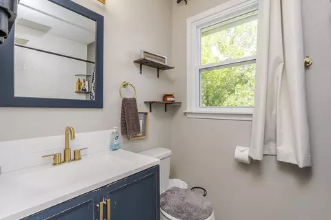 Bath - 113 Jonathan Dr, Richmond, KY 40475 photo 1 of 4