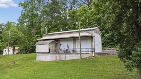 302 Dogwood Dr, Bronston, KY 42518