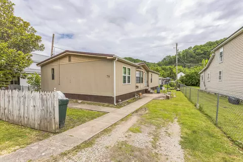 76 Railroad St, Auxier, KY 41602