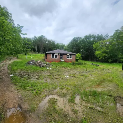 120 Winston Rd, Irvine, KY 40336