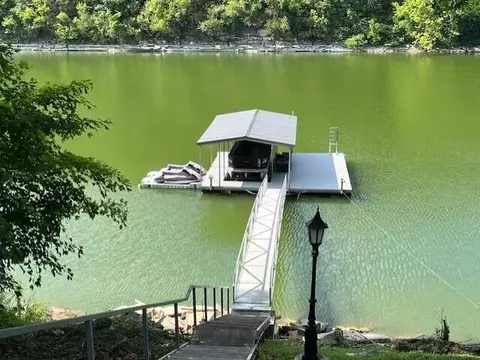 1990 Wells Landing Rd, Danville, KY 40422