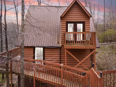 99 Debbie Ln, Slade, KY 40376