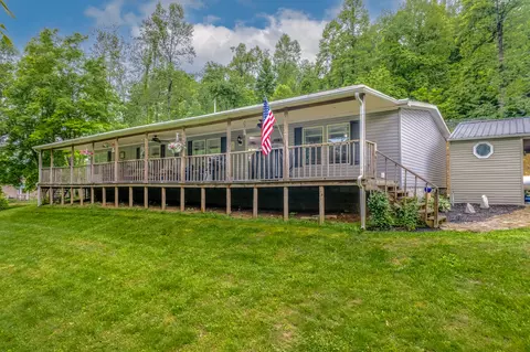 233 Bearskin Holw, Morehead, KY 40351