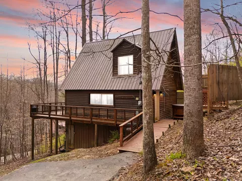 49 Debbie Ln, Slade, KY 40376