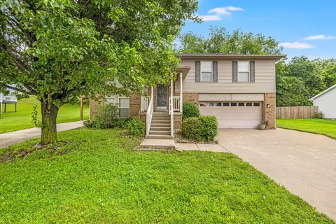 1056 Pauley Ct, Berea, KY 40403