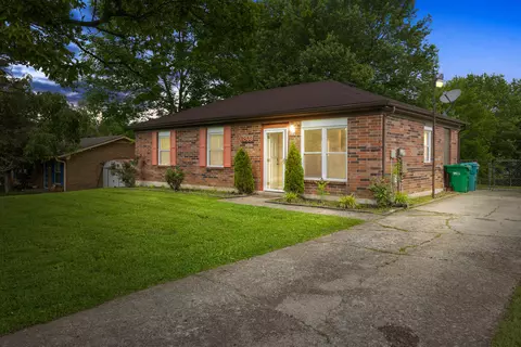 6803 Yvonne Ct, Louisville, KY 40228