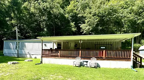 501 Left Fork Moore Creek Rd, Walker, KY 40997
