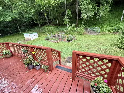 Exterior - 501 Left Fork Moore Creek Rd, Walker, KY 40997 photo 3 of 6