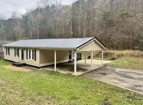 325 Webb Hollow Rd, Van Lear, KY 41265