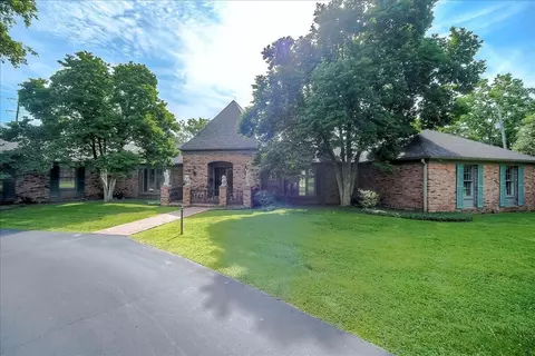 523 Leawood Dr, Frankfort, KY 40601