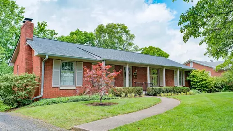 544 Meadow Ln, Versailles, KY 40383
