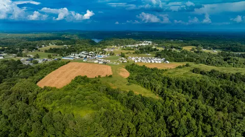 00 J Tucker Ln, Russell Springs, KY 42642