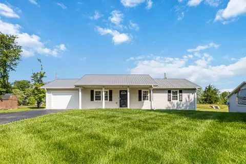 244 Shamrock St, Russell Springs, KY 42642