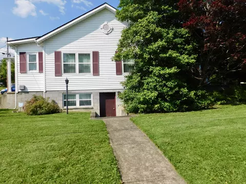 302 8th St, Ravenna, KY 40472