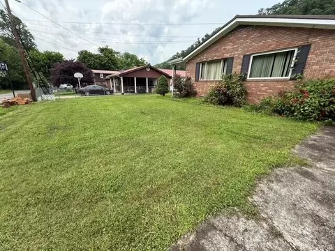 88 Sutton Btm, Shelbiana, KY 41562