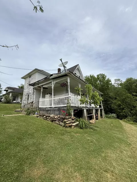 260 E Center St, Beattyville, KY 41311