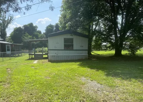286 Geneva Dr, Russell Springs, KY 42642