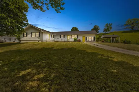 100 Yeller Hoss Ln, Mount Sterling, KY 40353
