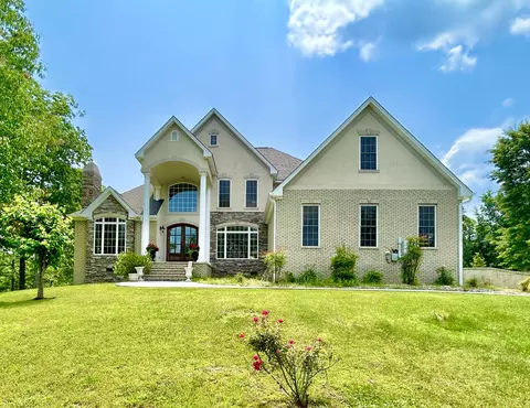 201 Allison Dr, Stearns, KY 42647