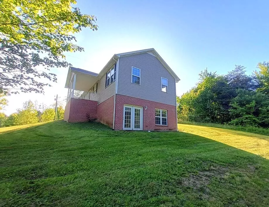 560 Cole Rd, London, KY 40741 | MLS# 25011968 | 12 Photos - Movoto