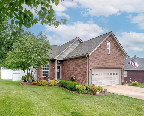 1202 Equestrian Way, Frankfort, KY 40601