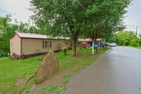 2858 Ford Hampton Rd, Winchester, KY 40391