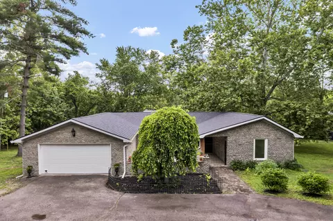 399 Stonecrest Rd, Winchester, KY 40391