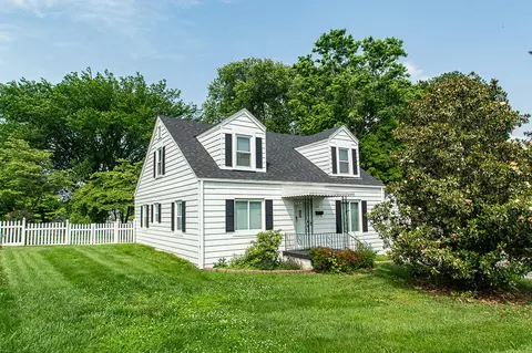 135 Rolling Acres Dr, Frankfort, KY 40601