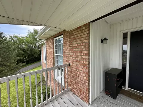 Exterior - 100 Mockingbird Hill Ln, Corbin, KY 40701 photo 3 of 4