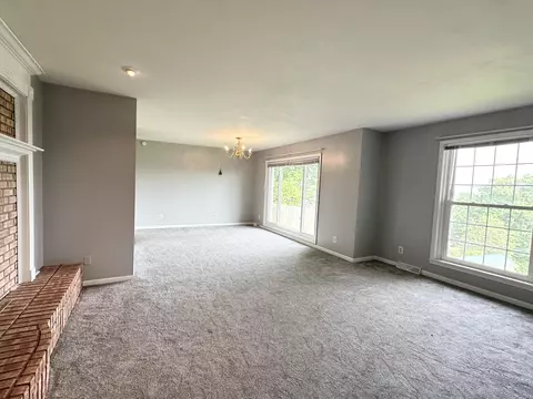 Living - 100 Mockingbird Hill Ln, Corbin, KY 40701 photo 3 of 5