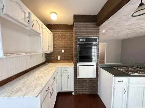 Kitchen - 100 Mockingbird Hill Ln, Corbin, KY 40701 photo 2 of 4